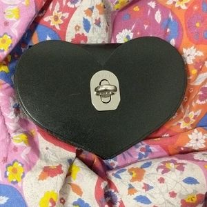 Niels peeraer heart shape coin purse